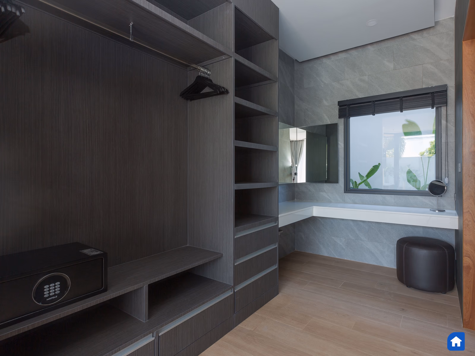 Modern 3 Bedroom Pool Villa in Rawai - lightbox 21