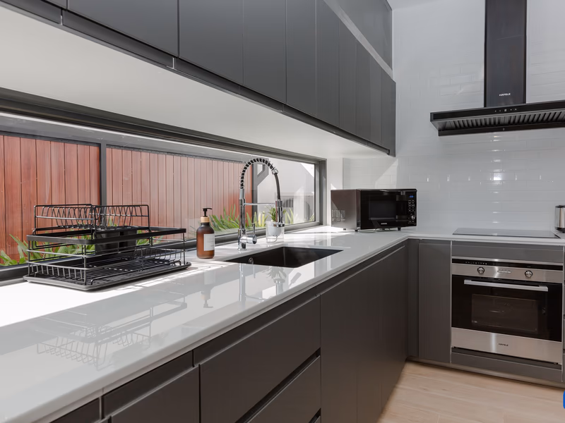 Modern 3 Bedroom Pool Villa in Rawai - 4