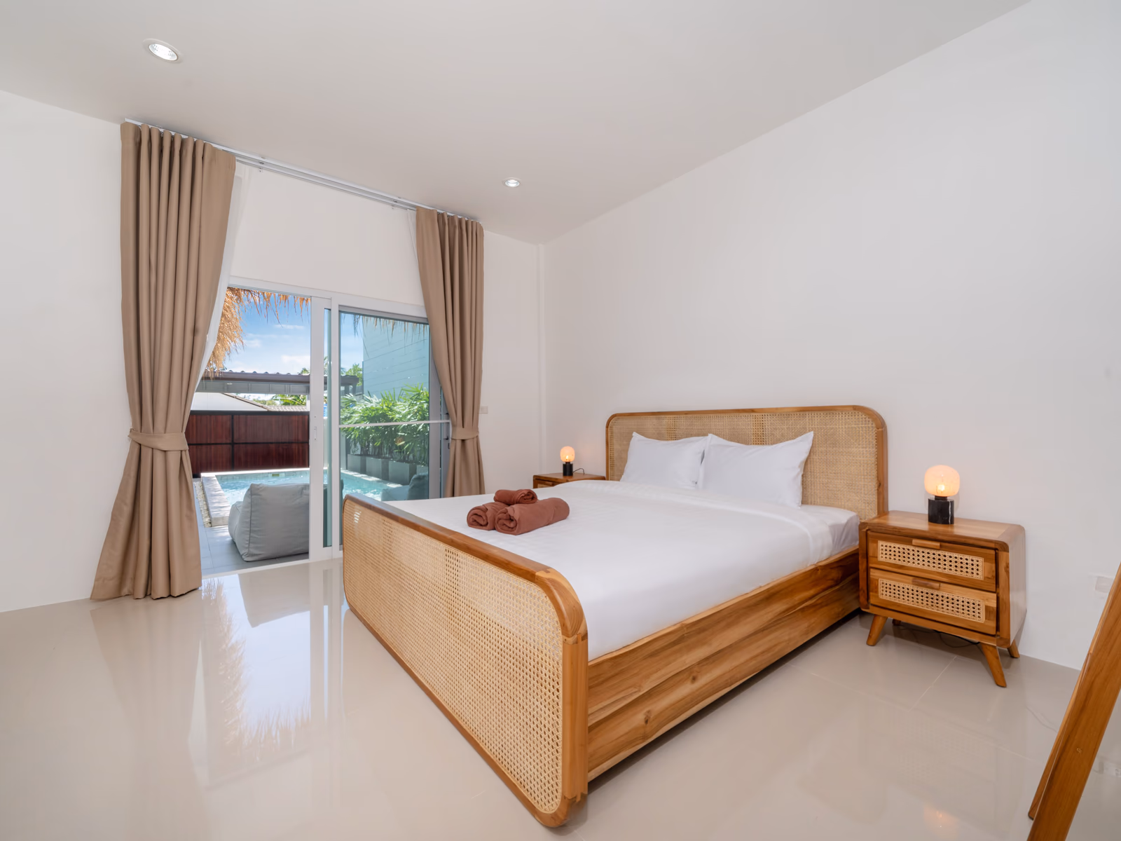 Balinese Style 2 Bedroom Pool Villa in Rawai - lightbox 8