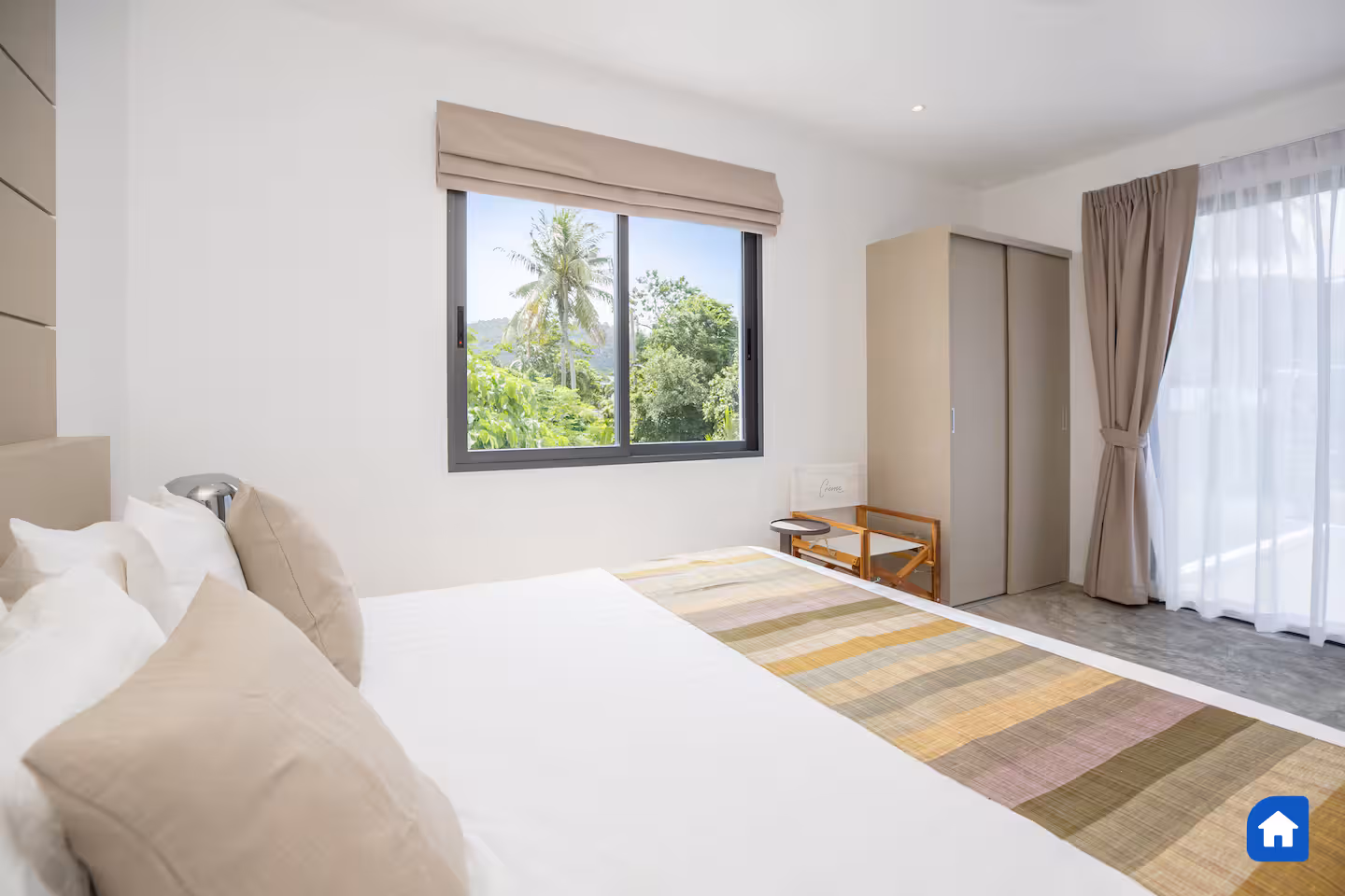 Luxury 5 Bedroom Pool Villa in Rawai - lightbox 3