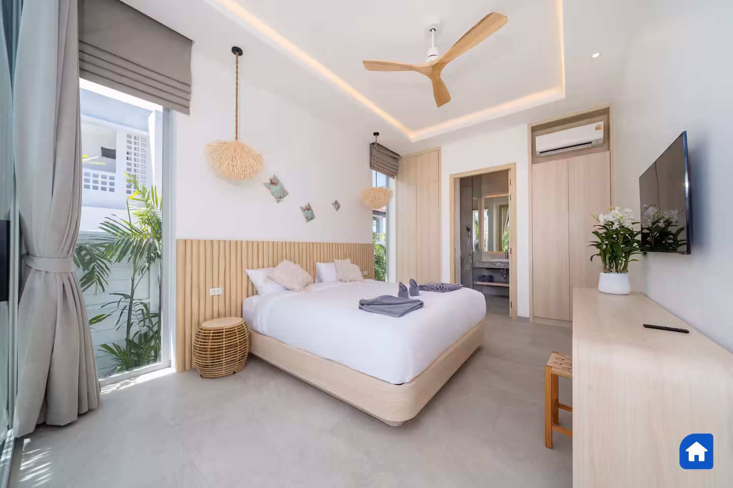 Elegant 4 Bedroom Pool Villa in Rawai - lightbox 2