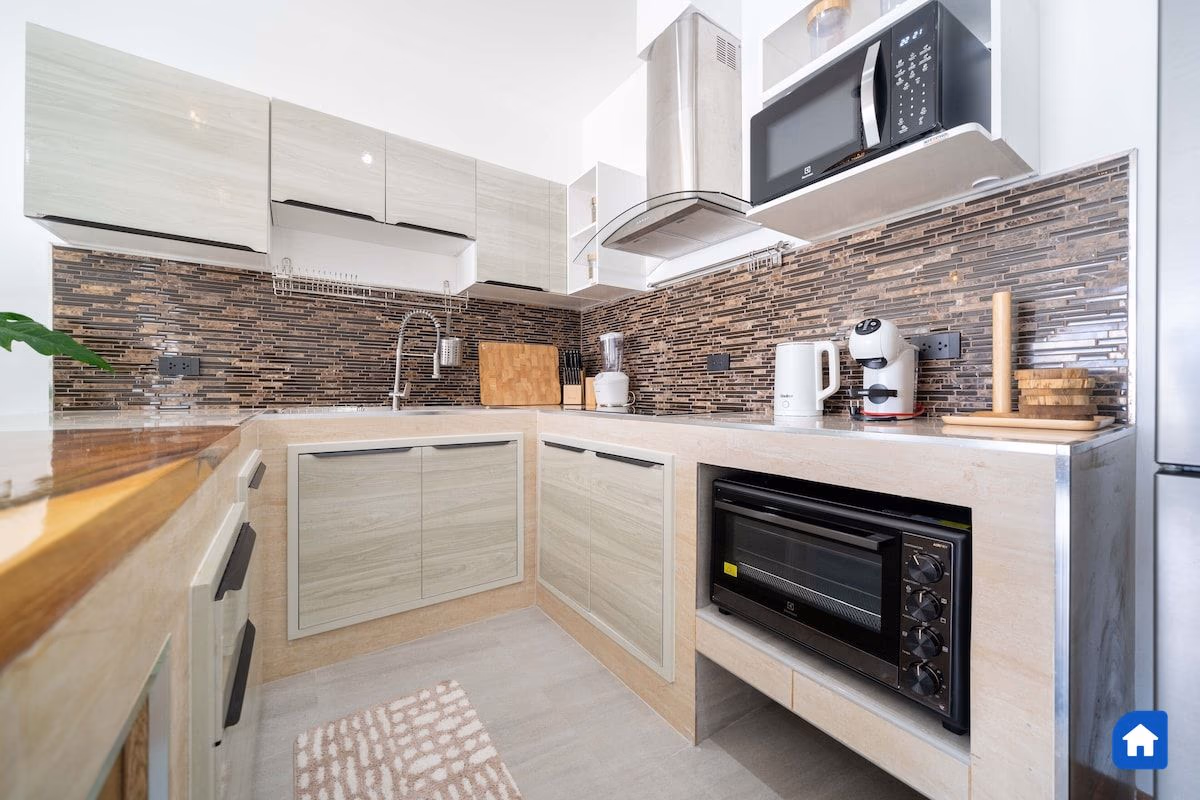 Elegant 3 Storey Pool Villa with Sea View in Rawai - lightbox 1