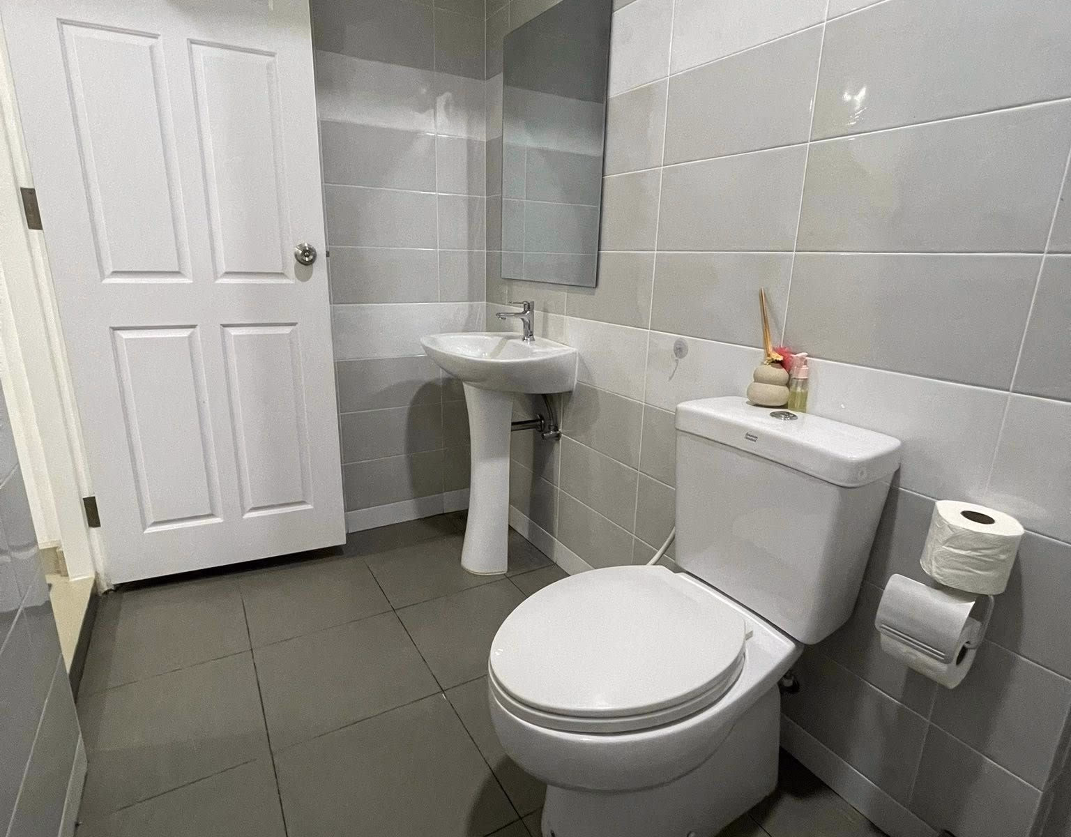 2-Storey Home | Fully Furnished - lightbox 12