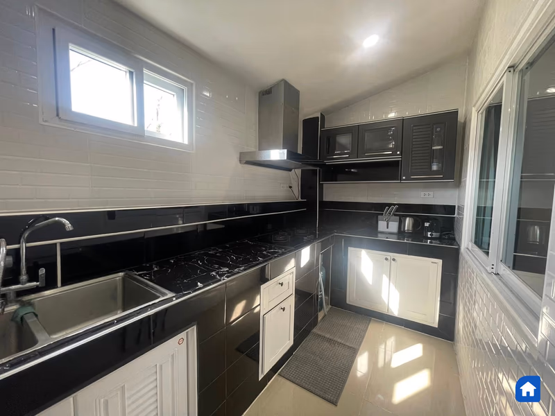 2-Storey Home | Fully Furnished - 10