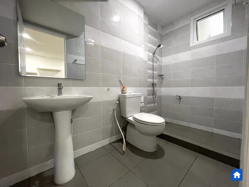 2-Storey Home | Fully Furnished - 11